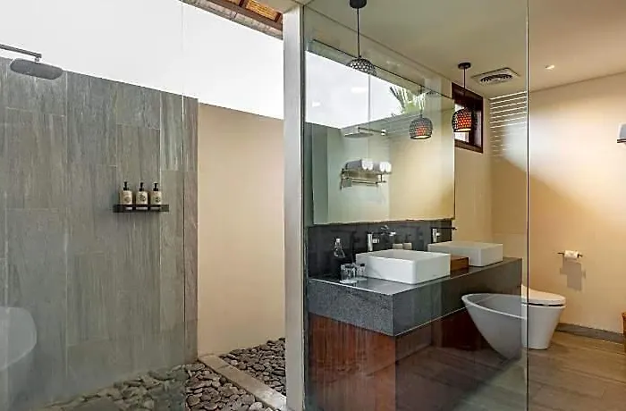 Theanna And 5* Canggu